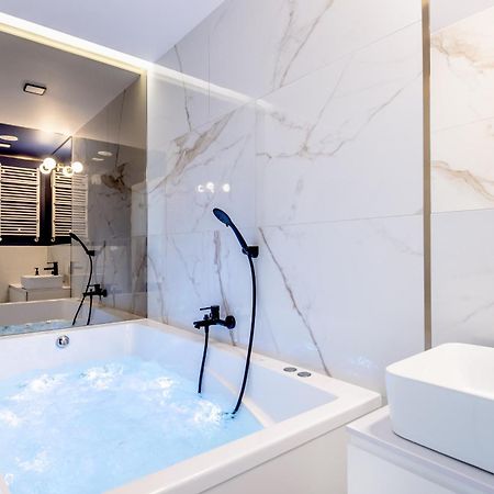 Super-Apartamenty Vip Jacuzzi III Poznan Exterior foto