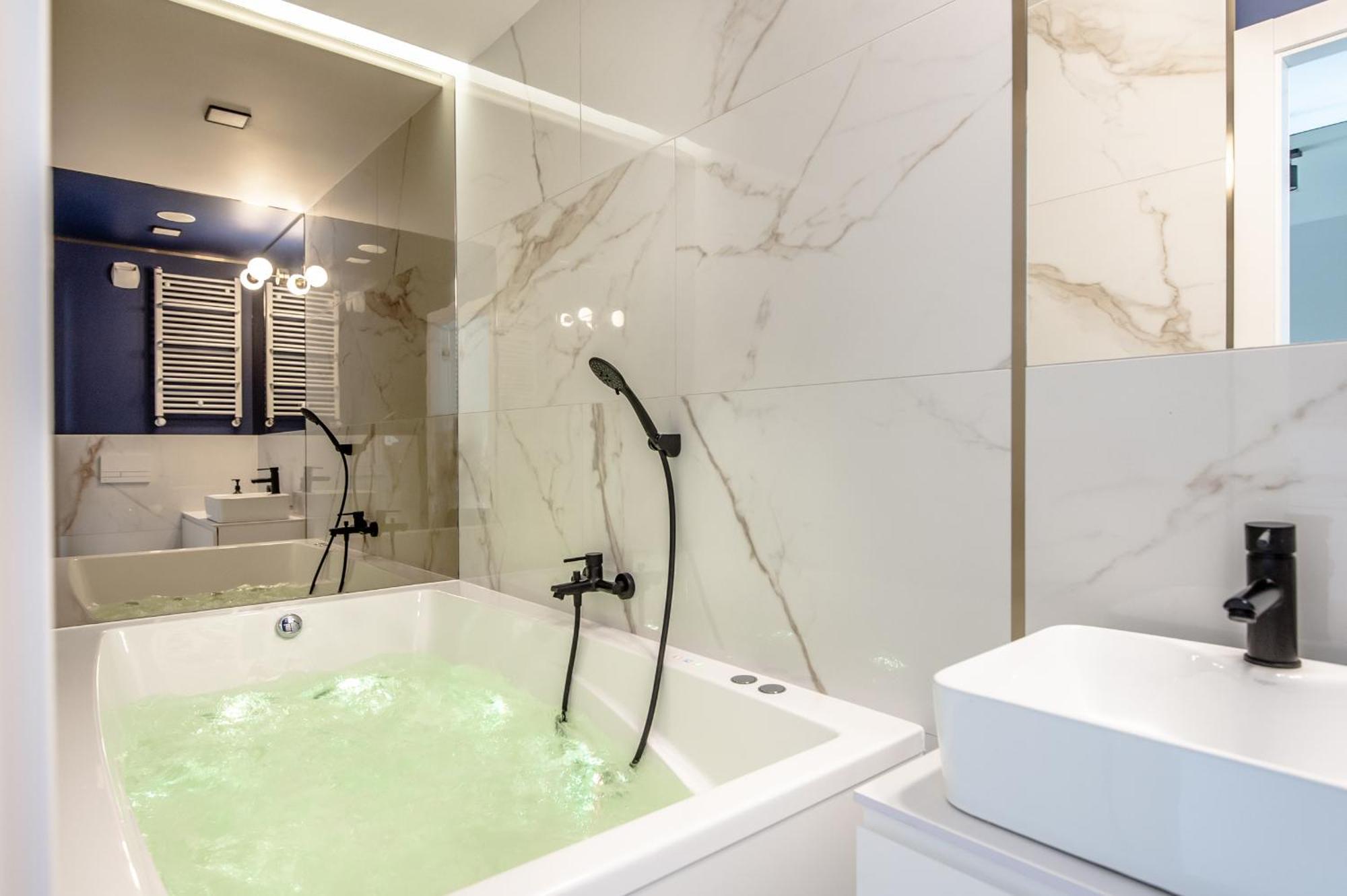 Super-Apartamenty Vip Jacuzzi III Poznan Exterior foto